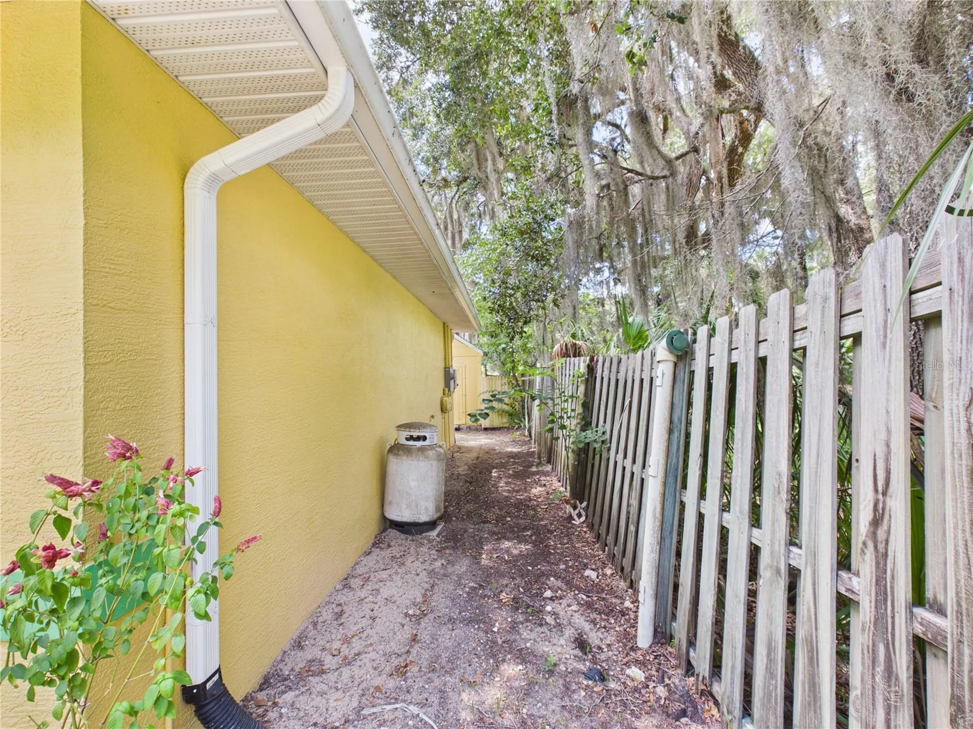 11236 N Rain Point Inglis FL 34449