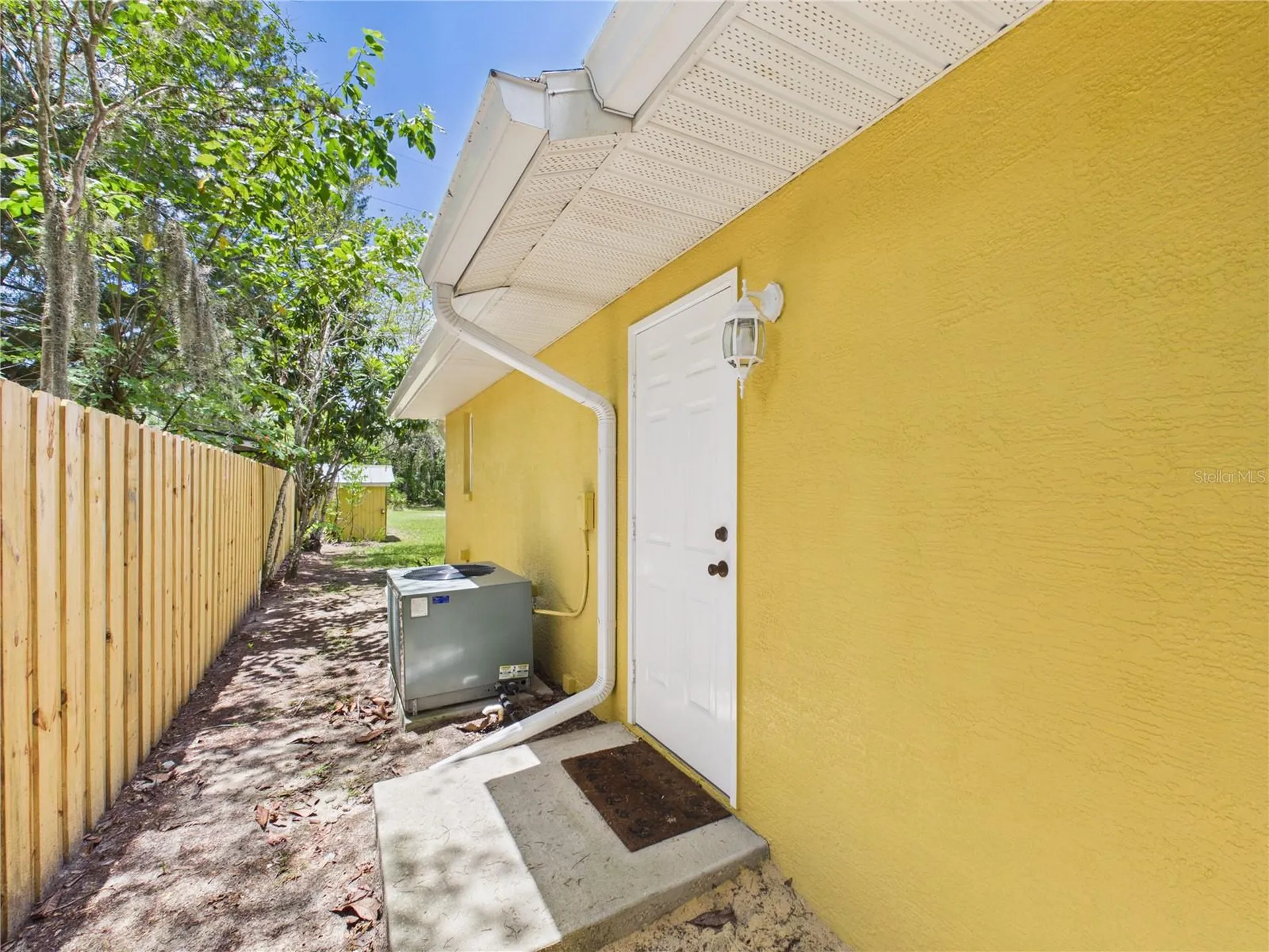 11236 N Rain Point Inglis FL 34449