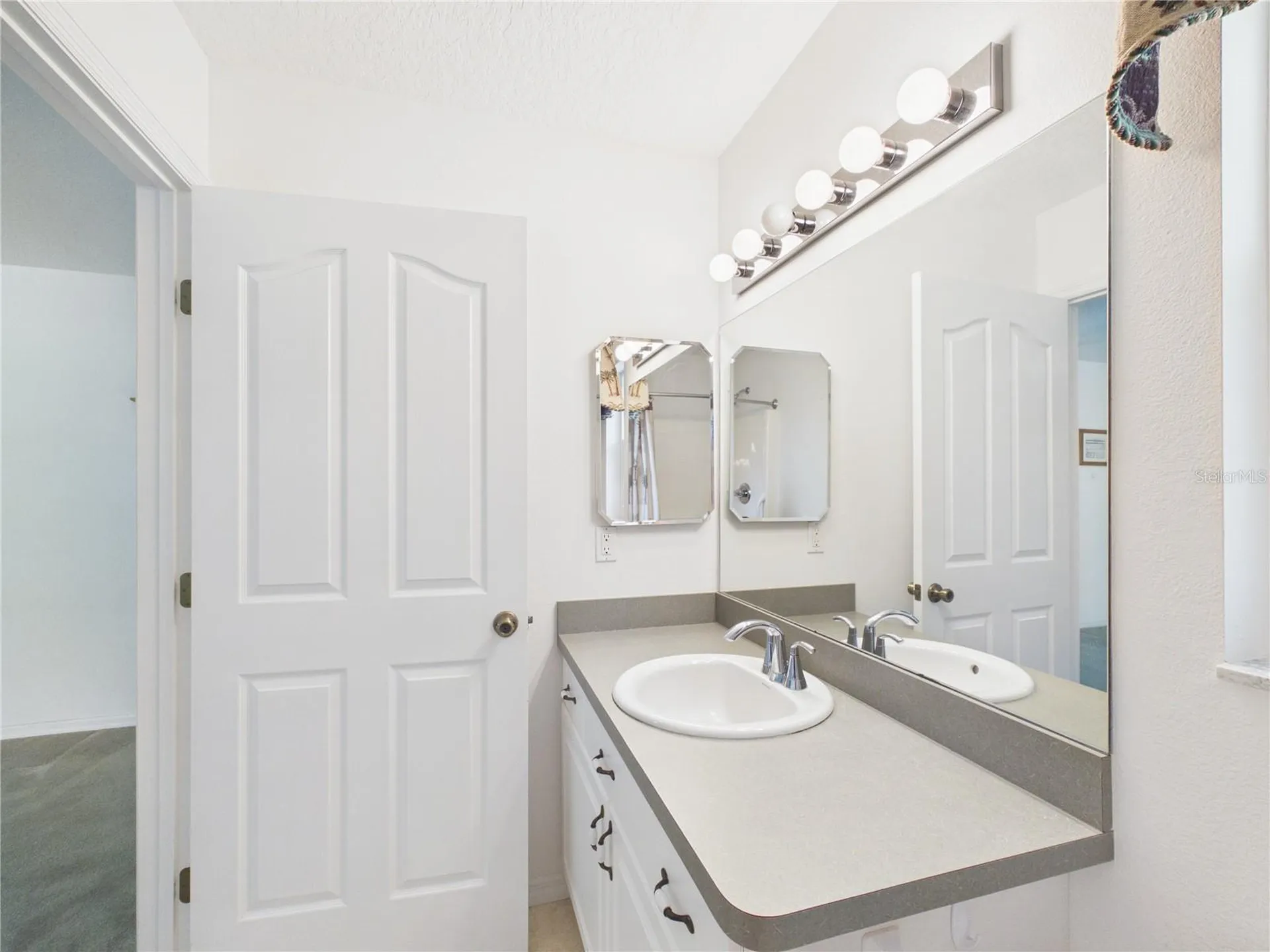 11236 N Rain Point Inglis FL 34449