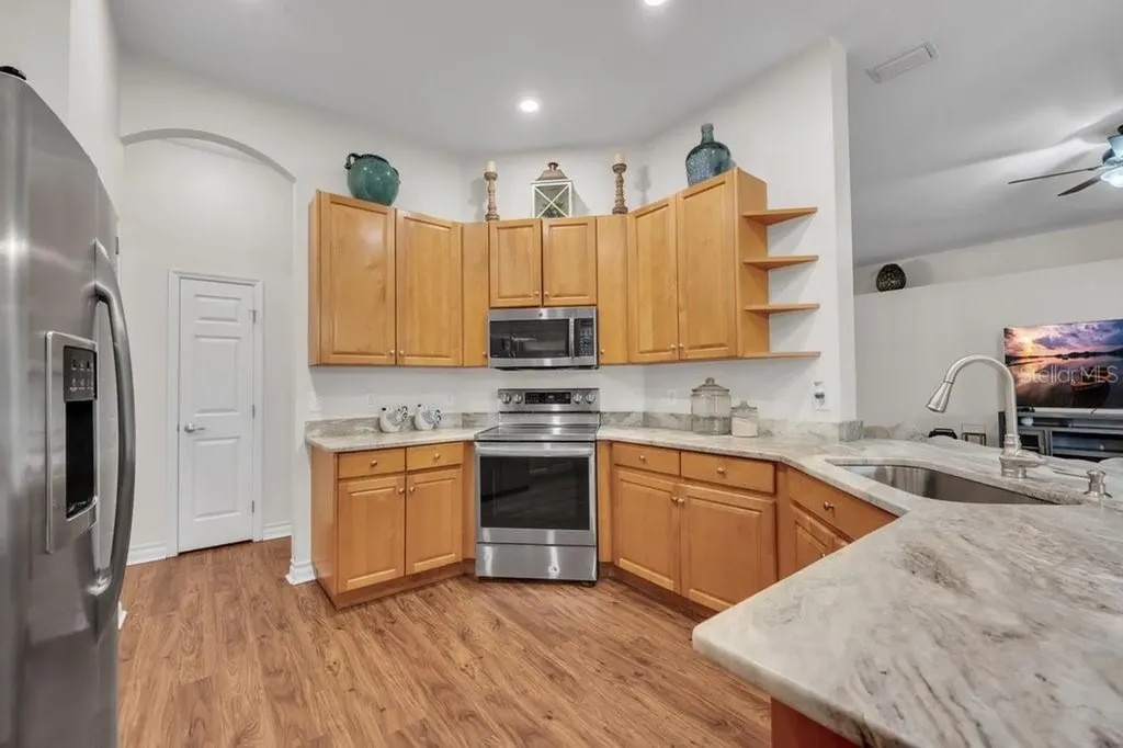 16135 Bridgedale Drive Lithia FL 33547