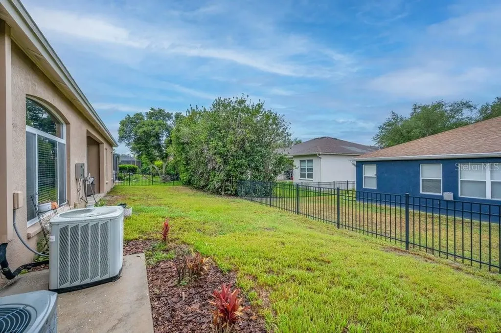 16135 Bridgedale Drive Lithia FL 33547