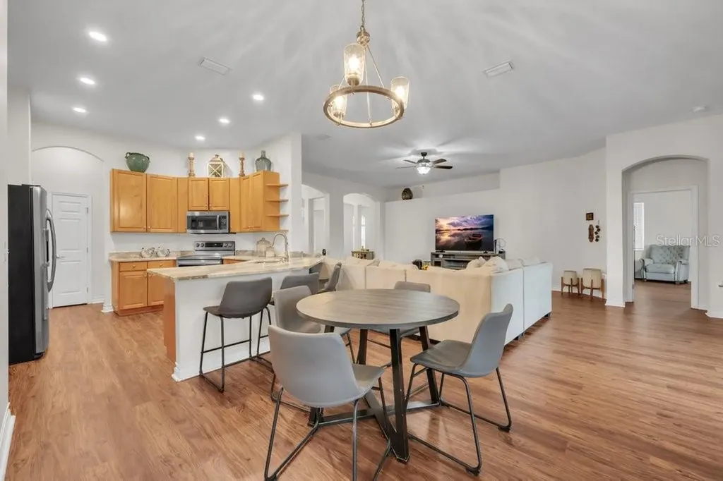 16135 Bridgedale Drive Lithia FL 33547