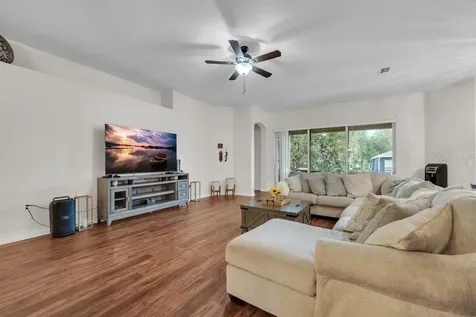 16135 Bridgedale Drive Lithia FL 33547