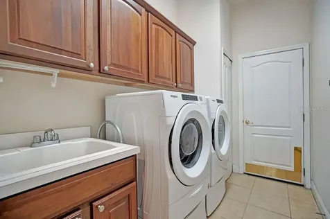 9211 Shadow Pinar Court Orlando FL 32825