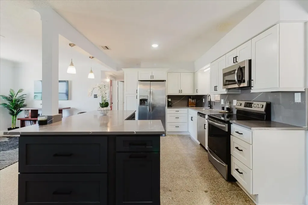 3597 27th Avenue S St Petersburg FL 33711