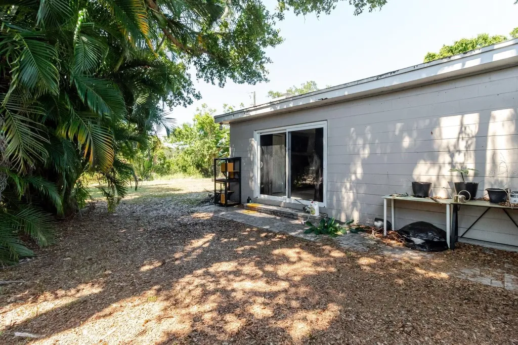 3597 27th Avenue S St Petersburg FL 33711