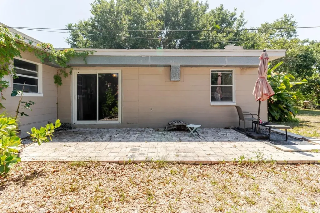 3597 27th Avenue S St Petersburg FL 33711