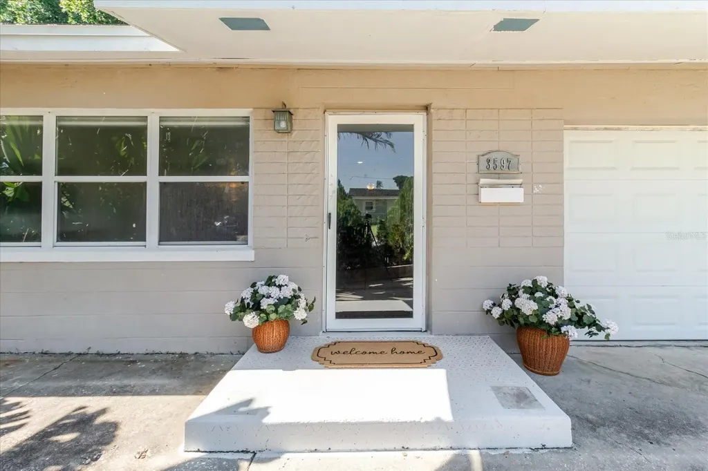 3597 27th Avenue S St Petersburg FL 33711