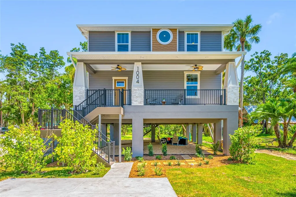 1004 W Henry Avenue Tampa FL 33604
