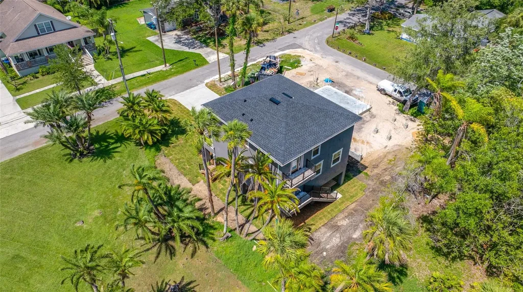 1004 W Henry Avenue Tampa FL 33604