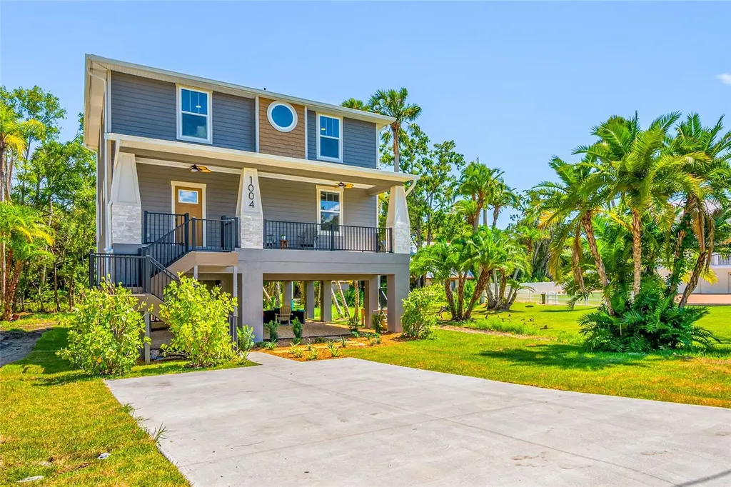 1004 W Henry Avenue Tampa FL 33604