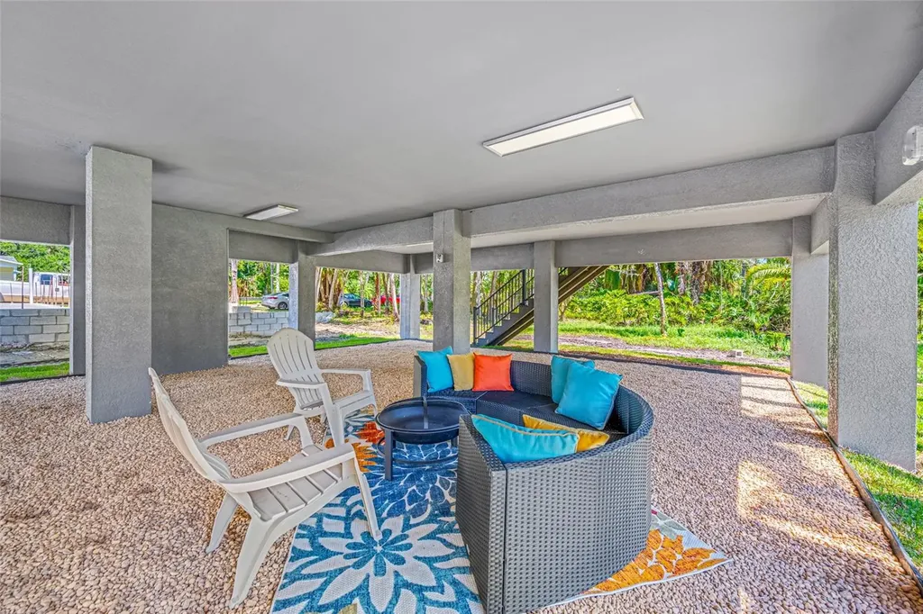 1004 W Henry Avenue Tampa FL 33604