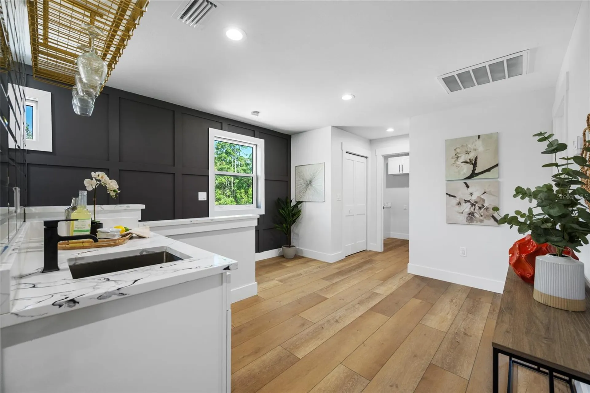1004 W Henry Avenue Tampa FL 33604
