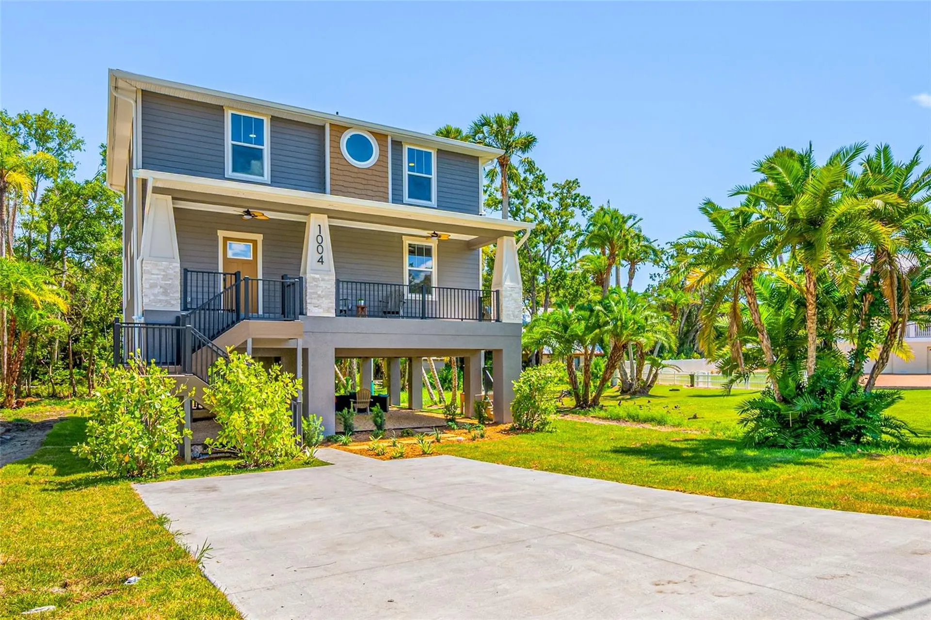 1004 W Henry Avenue Tampa FL 33604