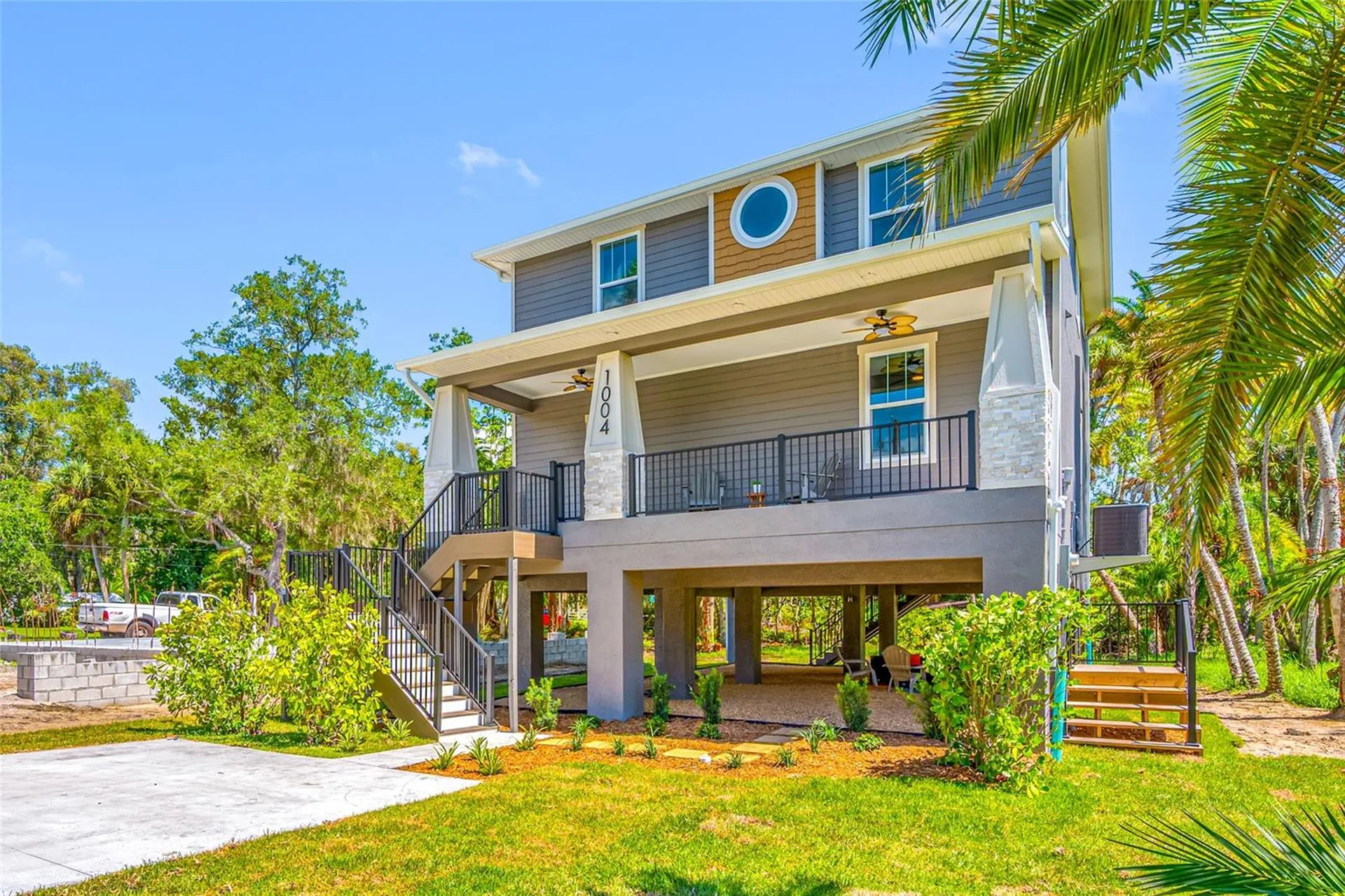 1004 W Henry Avenue Tampa FL 33604