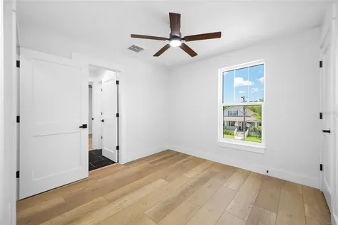1004 W Henry Avenue Tampa FL 33604