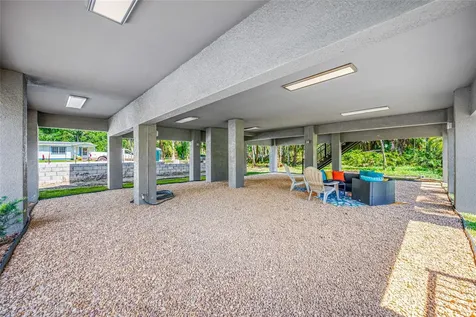 1004 W Henry Avenue Tampa FL 33604