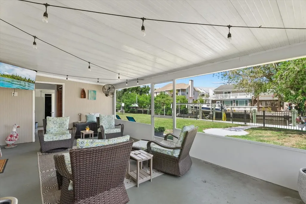 512 Palm Avenue Ellenton FL 34222