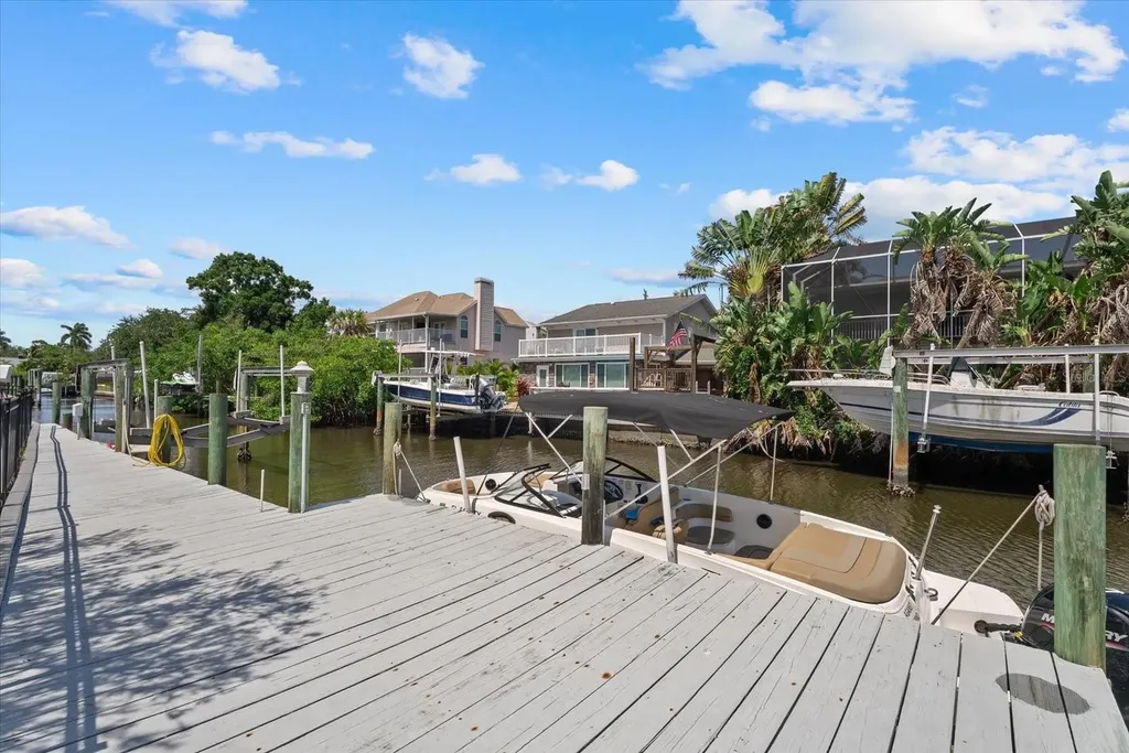 512 Palm Avenue Ellenton FL 34222