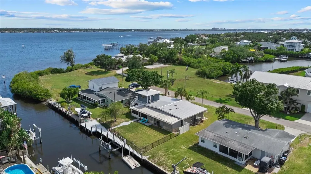 512 Palm Avenue Ellenton FL 34222