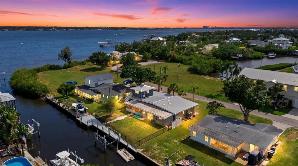 512 Palm Avenue Ellenton FL 34222