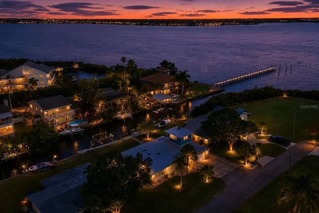 512 Palm Avenue Ellenton FL 34222