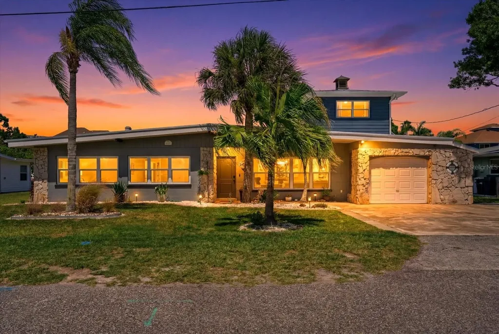 512 Palm Avenue Ellenton FL 34222