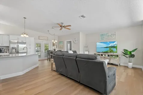 512 Palm Avenue Ellenton FL 34222