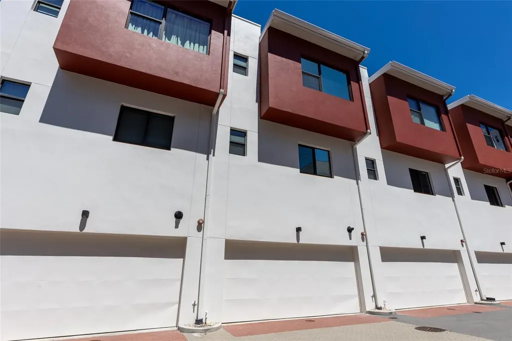 130 8th Street N St Petersburg FL 33701