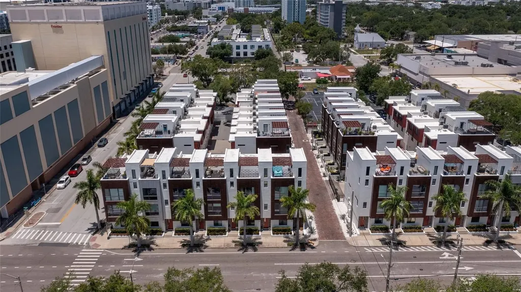 130 8th Street N St Petersburg FL 33701