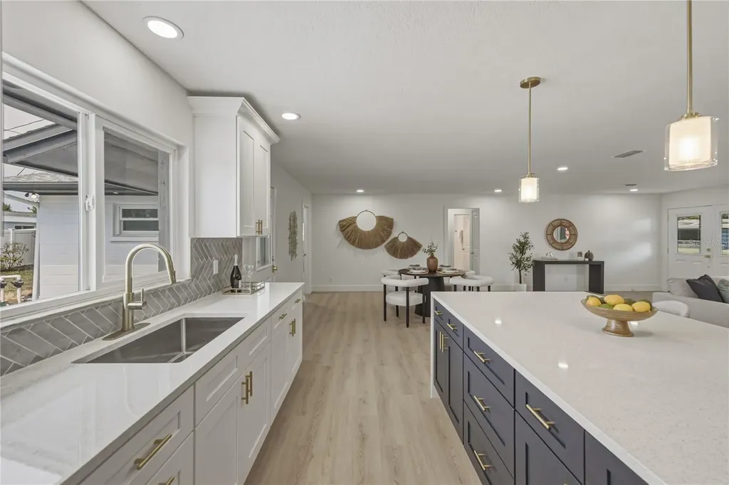 3810 18th Avenue W Bradenton FL 34205