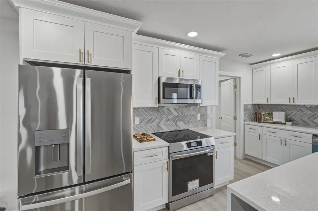 3810 18th Avenue W Bradenton FL 34205