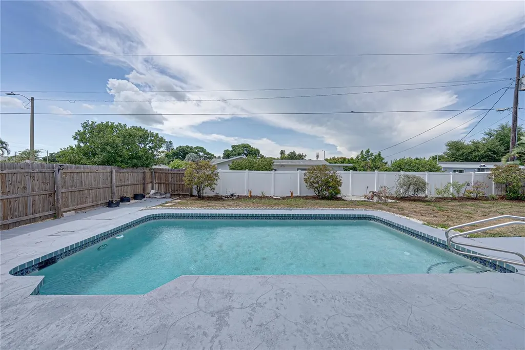3810 18th Avenue W Bradenton FL 34205