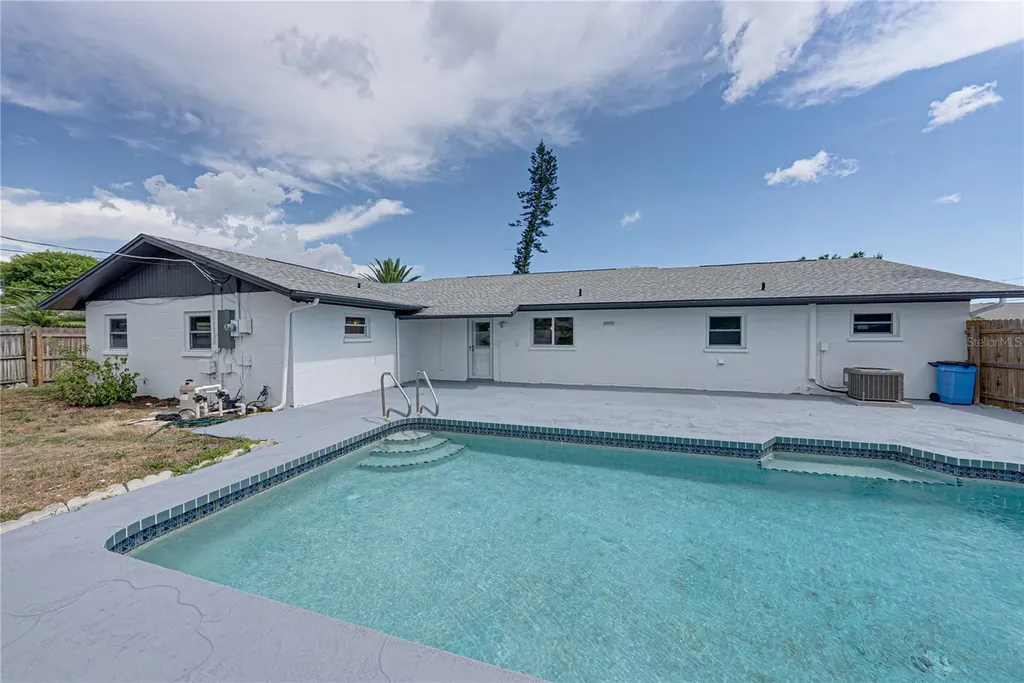 3810 18th Avenue W Bradenton FL 34205