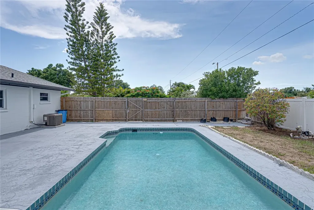 3810 18th Avenue W Bradenton FL 34205