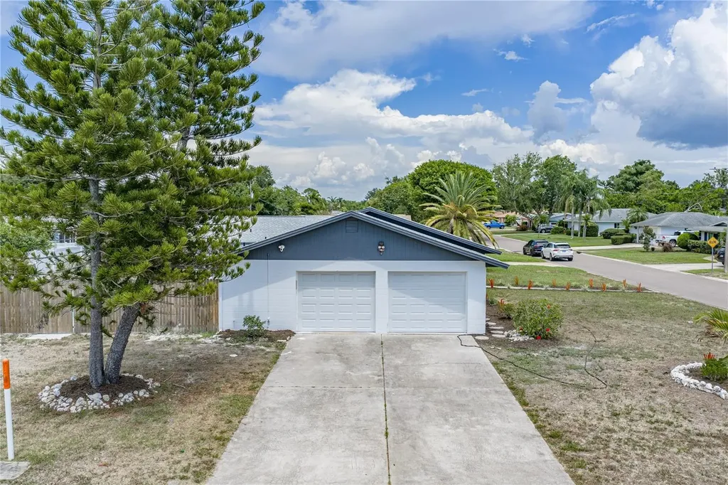 3810 18th Avenue W Bradenton FL 34205