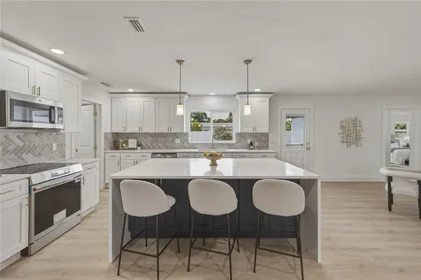 3810 18th Avenue W Bradenton FL 34205