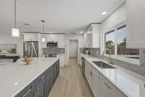 3810 18th Avenue W Bradenton FL 34205