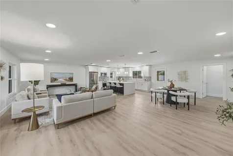 3810 18th Avenue W Bradenton FL 34205