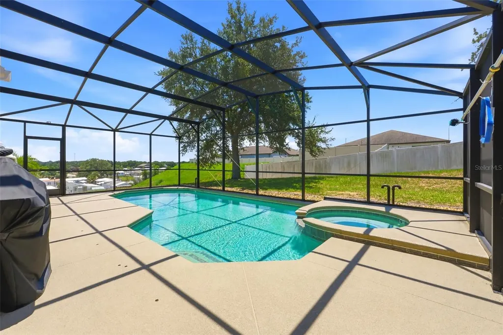 640 Cadiz Loop Davenport FL 33837