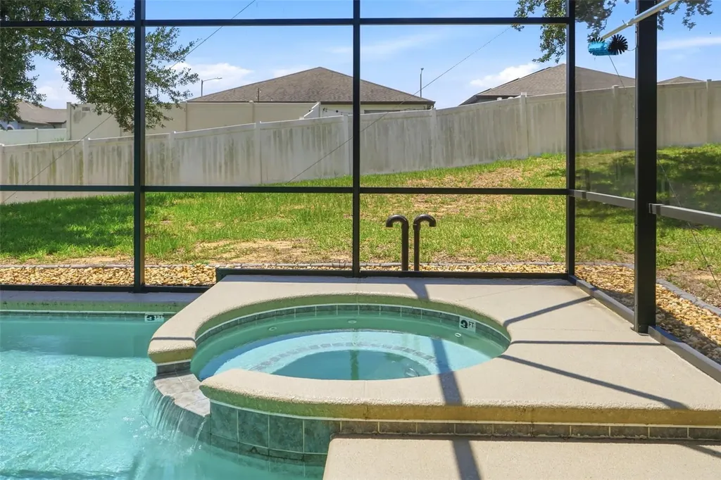 640 Cadiz Loop Davenport FL 33837