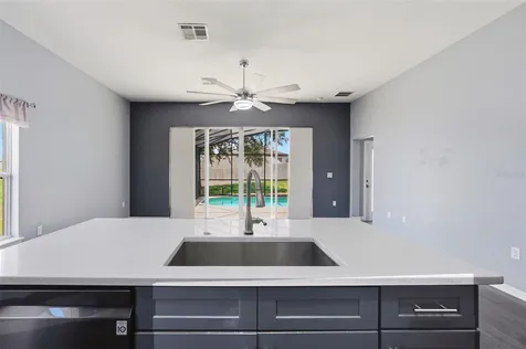 640 Cadiz Loop Davenport FL 33837