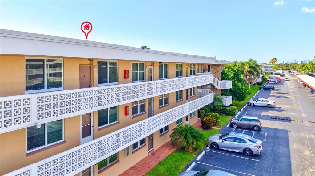 5095 Bay Street NE St Petersburg FL 33703