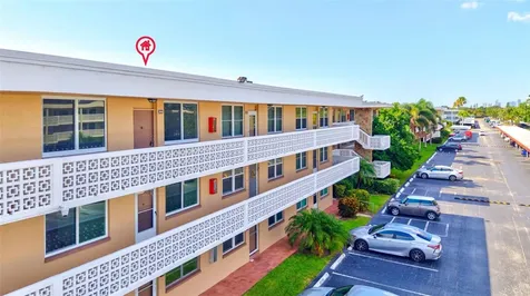 5095 Bay Street NE St Petersburg FL 33703
