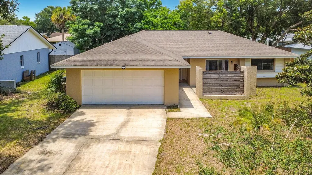 800 Wavecrest Drive Orlando FL 32807