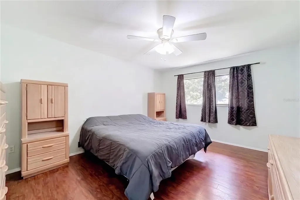 800 Wavecrest Drive Orlando FL 32807