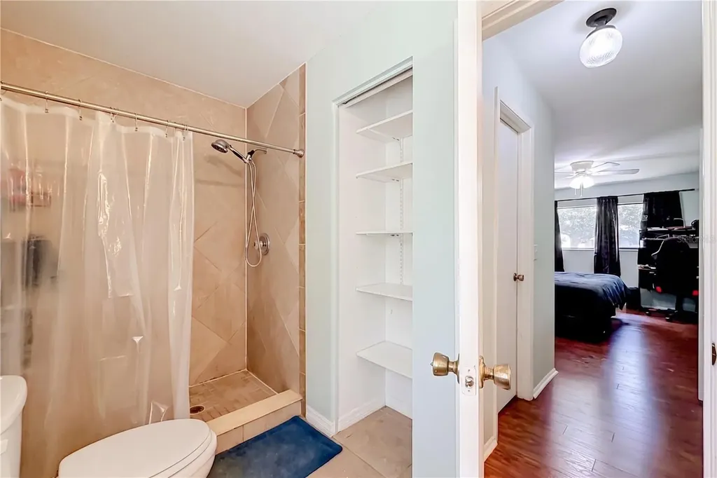 800 Wavecrest Drive Orlando FL 32807