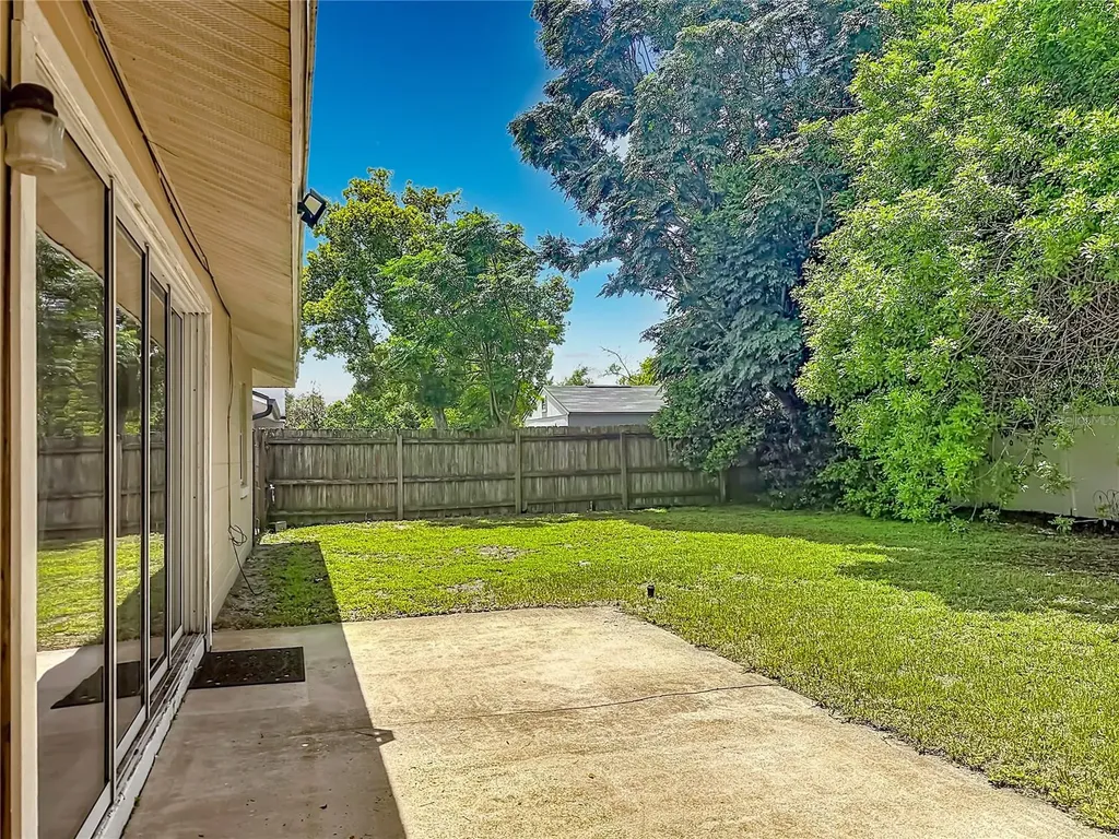 800 Wavecrest Drive Orlando FL 32807