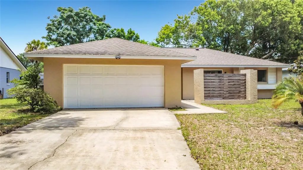 800 Wavecrest Drive Orlando FL 32807
