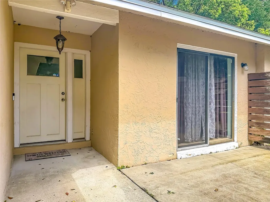800 Wavecrest Drive Orlando FL 32807